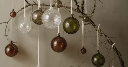 Joulutunnelma joulukuusenpallo Twirl Ornaments Ferm Living